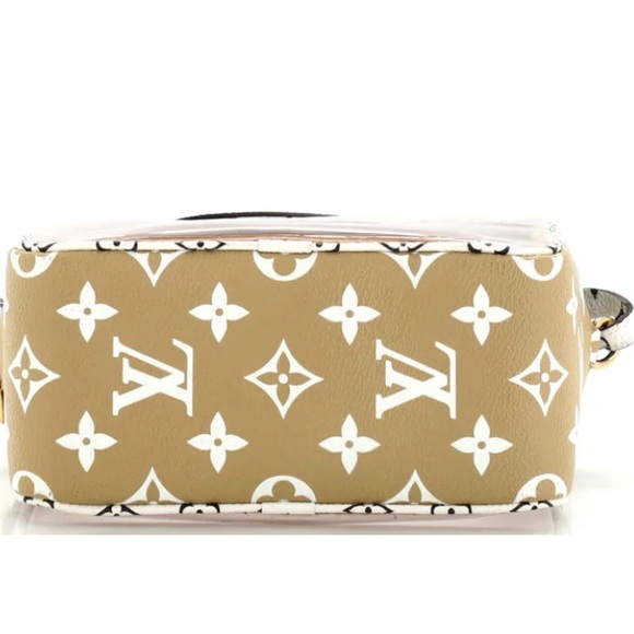 Louis Vuitton Beach Pouch Limited Edition Colored Monogramed Giant Clear - Picture 3 of 6